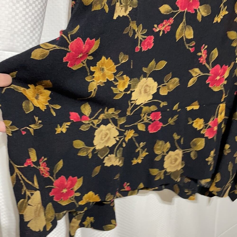 Jones New York 22w 💯 wool black floral blouse in euc . - Picture 8 of 9